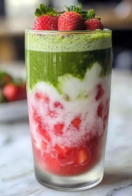 Easy 5-min. Strawberry Matcha Latte